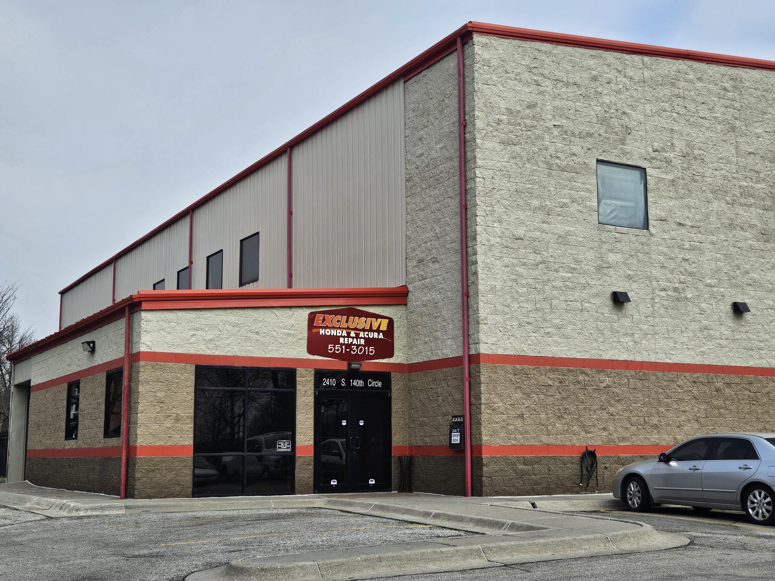 Front Photo of Exclusive Repair West.